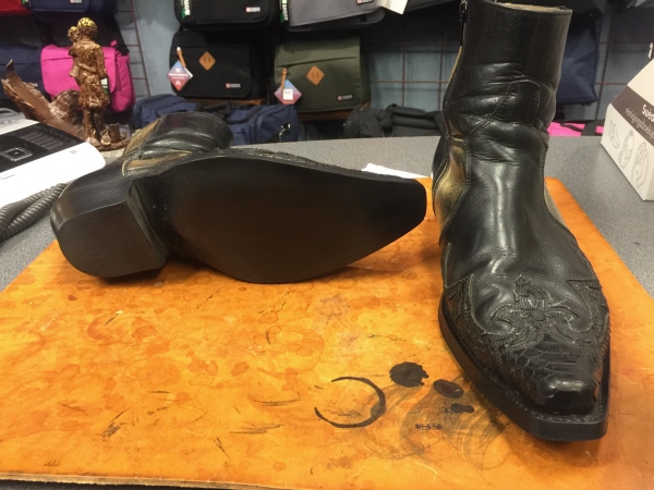 Zool reparatie Sendra laarzen Schoenmakerij van den Brul Utrecht